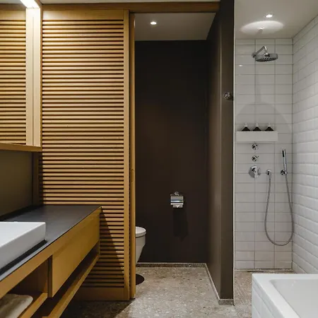 Отель Nomad By Cervo Mountain 4*